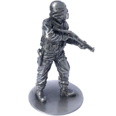BRITISH ARMY SAS CRW SOLDIER with SHOTGUN PEWTER MINI FIGURE COLLECTABLE MODEL