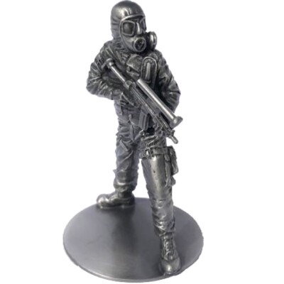 BRITISH ARMY SAS SOLDIER with KOCH MP5 PEWTER MINI FIGURE COLLECTABLE MODEL