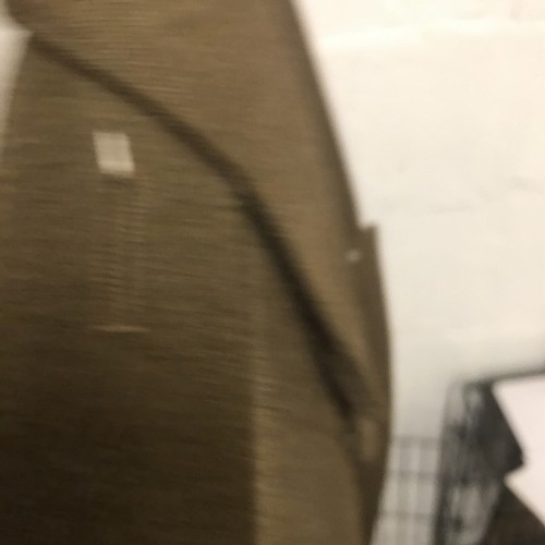 38563564571763914880