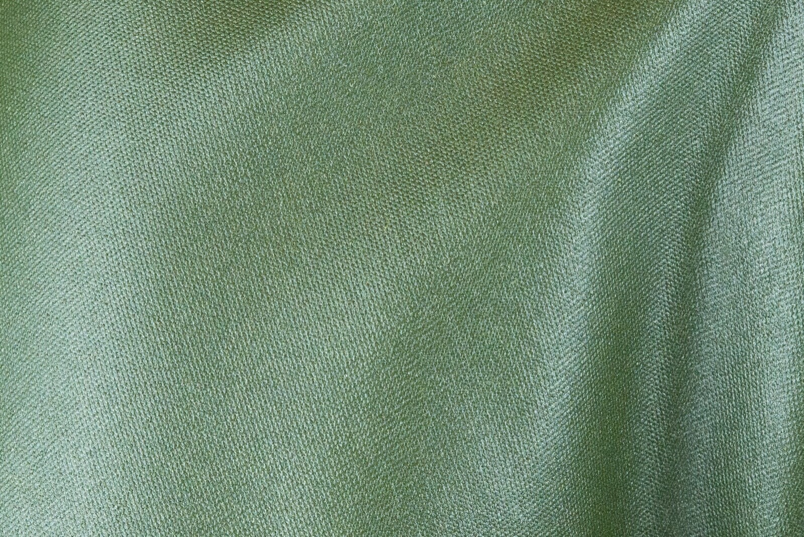 17010011551760596160