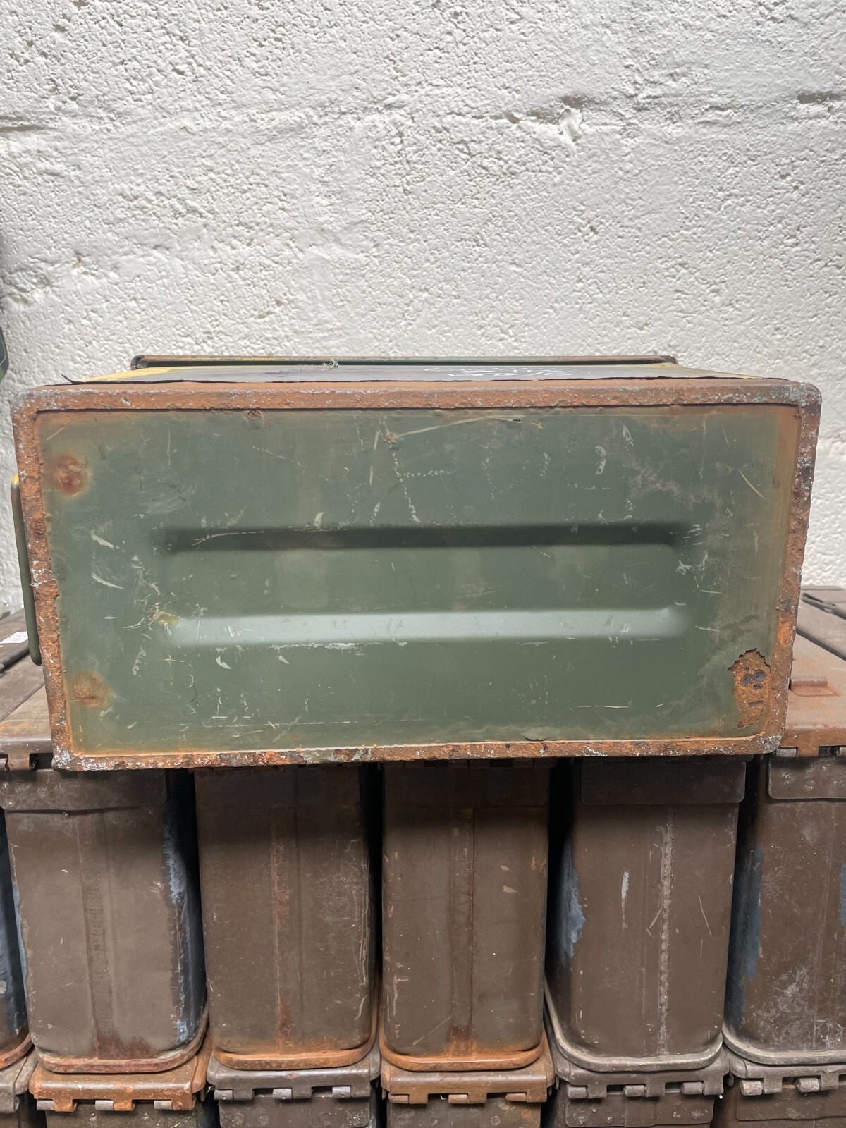 26796454431766672574