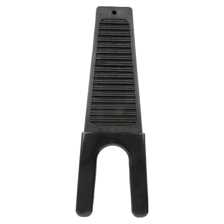 13569846371763923897