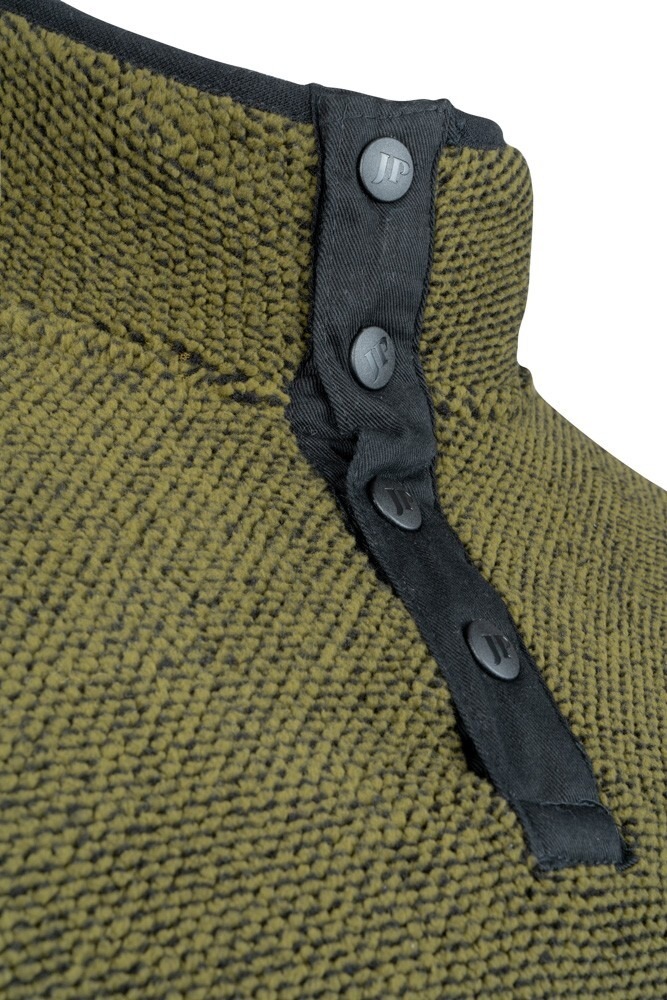 23649868701764077570