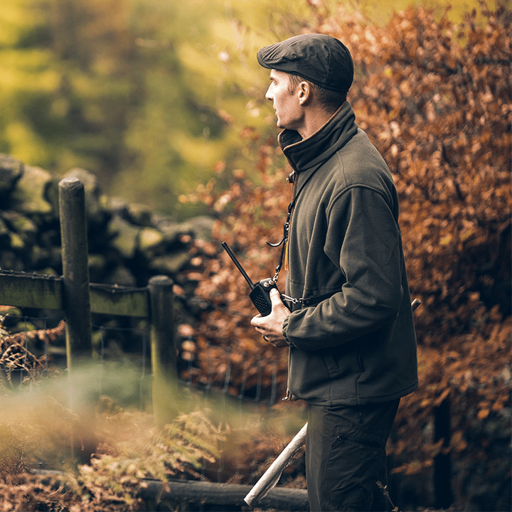 39206254251763557985