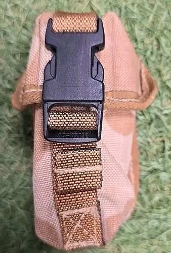 BRITISH ARMY 40MM GRENADE POUCH Desert Camouflage Webbing Issued Surplus (B9)