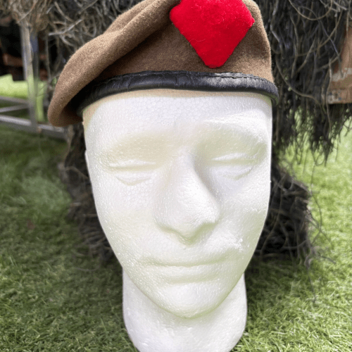 BRITISH ARMY ISSUED 55CM KHAKI GREEN BERET RED BADGE PANEL GRADE 1 (B6)