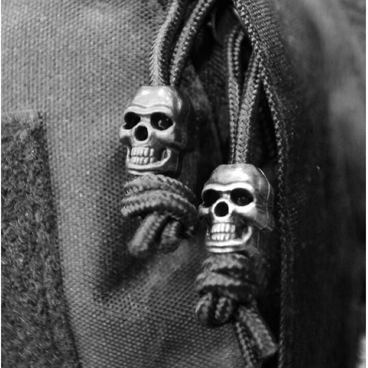 Variation-of-SKULL-SHAPED-CORD-LOCK-STOPPER-x10-PACK-CLOTHING-END-ARMY-NAV-BEADS-MAP-COUNTERS-235243878762-d959